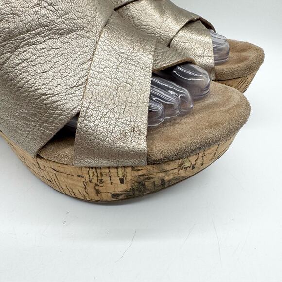 CLARKS Caslynn Diem High Heel Wedge Sandal Gold Metallic Size 7 Office Dressy - Picture 4 of 14